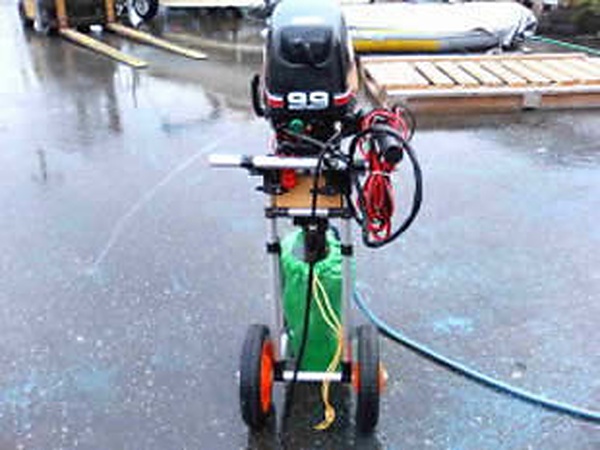 船外機の陸上試運転